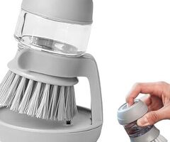 (فرشاة تنظيف الجلي مع مكان لوضع الصابون(